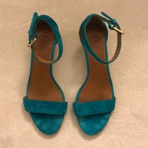 Tory Burch savannah 45mm wedge sandal. Size 6
